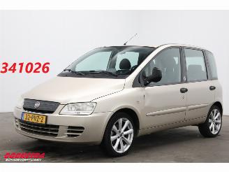 Vaurioauto  passenger cars Fiat Multipla 1.9 JTD Active Airco Cruise PDC AHK 2010/12