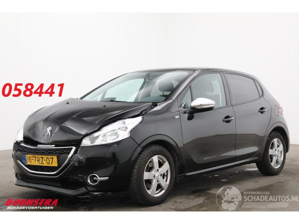 Peugeot 208 1.2 VTi Style Navi Airco Cruise PDC 117.066 km!