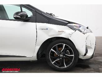 Toyota Yaris 1.5 Hybrid Bi-Tone Navi Clima Cruise Camera 19.743 km! picture 5