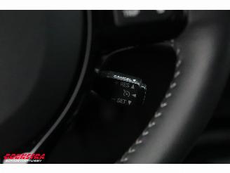 Toyota Yaris 1.5 Hybrid Bi-Tone Navi Clima Cruise Camera 19.743 km! picture 19