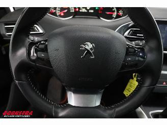 Peugeot 308 SW 1.2 PureTech Aut. Allure Pano LED Navi Clima Cruise PDC picture 17