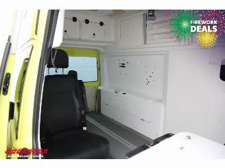 Volkswagen Transporter 2.0 TDI 205 PK DSG RTW Ambulance LED Leder Cruise PDC picture 18