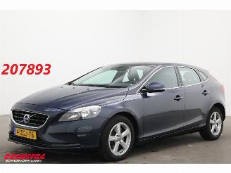 skadebil auto Volvo V-40 2.0 D4 Momentum Business Navi Clima Cruise PDC 2014/12