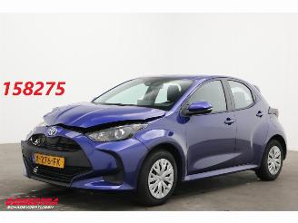 Vaurioauto  passenger cars Toyota Yaris 1.5 Hybrid Active ACC Clima Camera 2023/12