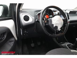 Toyota Aygo 1.0 VVT-i x-play limited Airco Bluetooth Cruise Camera 74.091 km! picture 18