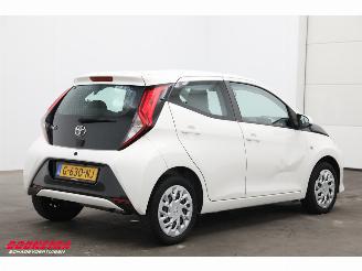 Toyota Aygo 1.0 VVT-i x-play limited Airco Bluetooth Cruise Camera 74.091 km! picture 3