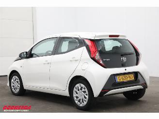 Toyota Aygo 1.0 VVT-i x-play limited Airco Bluetooth Cruise Camera 74.091 km! picture 4