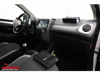 Toyota Aygo 1.0 VVT-i x-play limited Airco Bluetooth Cruise Camera 74.091 km! picture 13