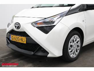 Toyota Aygo 1.0 VVT-i x-play limited Airco Bluetooth Cruise Camera 74.091 km! picture 11