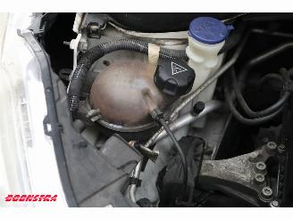 Peugeot 208 1.2 VTi 5-DRS Urban Soul Navi Clima Cruise PDC picture 11