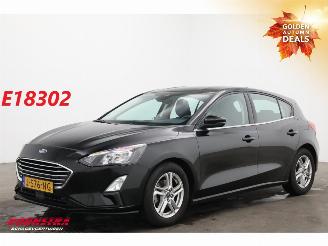 uszkodzony samochody osobowe Ford Focus 1.0 EcoBoost Hybrid Airco Navi Camera 87.278km! 2020/9