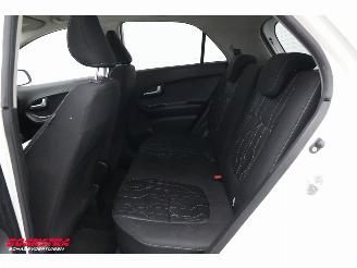 Kia Picanto 1.0 CVVT ComfortPlusLine Navigator Clima Camera 77.484 km! picture 17