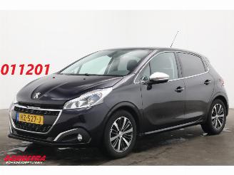 krockskadad bil auto Peugeot 208 1.2 PureTech Allure Navi Clima Cruise Camera PDC 63.155 km! 2018/2