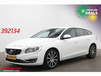 skadebil auto Volvo V-60 2.4 D5 Twin Engine Summum Memory Leder Cruise SHZ AHK 2018/1