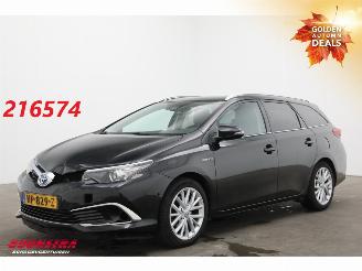 Auto incidentate Toyota Auris Touring Sports 1.8 Hybrid Executive Navi Clima Cruise Camera SHZ PDC AHK 2015/12