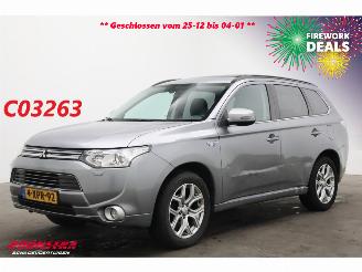 Vaurioauto  passenger cars Mitsubishi Outlander 2.0 PHEV Instyle Schuifdak Leder Navi Clima Cruise Camera SHZ AHK 2014/10