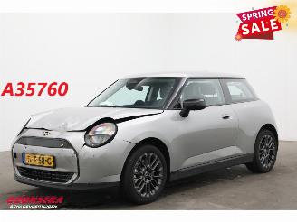 uszkodzony samochody osobowe Mini Cooper SE Electric 54.2 kWh 218 PK LED Navi Cruise Camera 2024/8