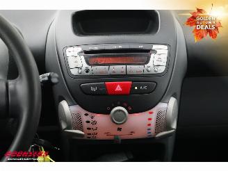 Toyota Aygo 1.0-12V Cool 5-DRS Airco 140.068 km! picture 18