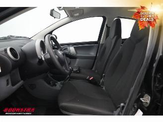 Toyota Aygo 1.0-12V Cool 5-DRS Airco 140.068 km! picture 19