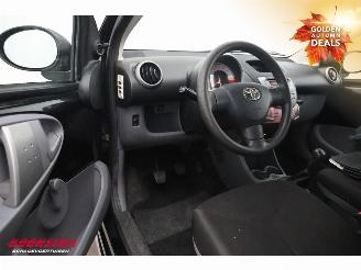 Toyota Aygo 1.0-12V Cool 5-DRS Airco 140.068 km! picture 21