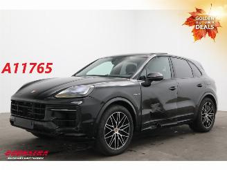 Voiture accidenté Porsche Cayenne 3.0 E-Hybrid Pano Bose ACC Memory 360° Sport Chrono 3.038 km! 2025