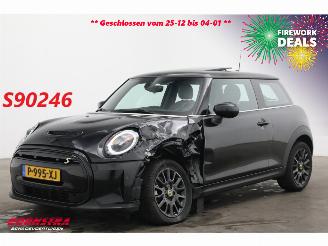 skadebil auto Mini Mini Cooper SE 33 kWh Schuifdak LED Leder Cruise Camera SHZ 2022/6