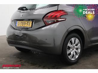 Peugeot 208 1.2 PureT. Signature Navi Camera Carplay Airco Cruise picture 10