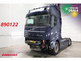 krockskadad bil bedrijf Volvo FH 500 iParkCool ACC Alcoa Leder 2022/2