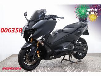 Schade motor Yamaha  T-Max 530 Black Max Akrapovic 2017/8