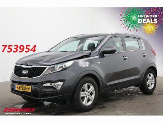 krockskadad bil auto Kia Sportage 1.6 GDI X-treme ComfortLine Navi Clima Cruise Camera AHK 2016/1