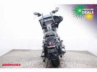 Harley-Davidson  FLHX Street Glide LED Cruise Radio picture 8