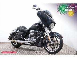 Harley-Davidson  FLHX Street Glide LED Cruise Radio picture 2