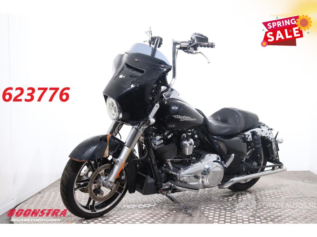 Harley-Davidson  FLHX Street Glide LED Cruise