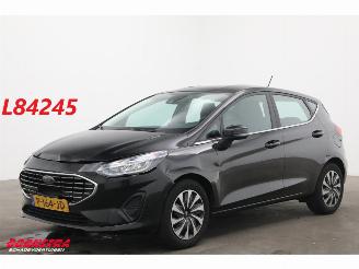 uszkodzony samochody osobowe Ford Fiesta 1.0 EcoBoost Hybrid Titanium Navi Clima Cruise PDC 2022/4