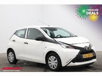 Toyota Aygo 1.0 VVT-i x-fun Airco Bluetooth Cruise 80.608 km! picture 2