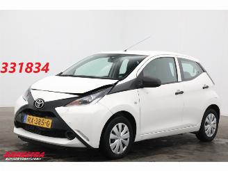 krockskadad bil auto Toyota Aygo 1.0 VVT-i x-fun Airco Bluetooth Cruise 80.608 km! 2018/2