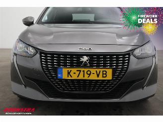 Peugeot 208 1.2 PureTech Allure Navi Clima Cruise PDC picture 5