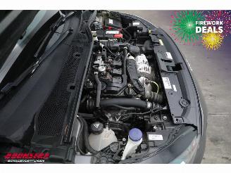 Peugeot 208 1.2 PureTech Allure Navi Clima Cruise PDC picture 6