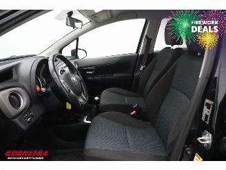 Toyota Yaris 1.0 VVT-i Aspiration Airco Camera Bluetooth 167.634 km! picture 16