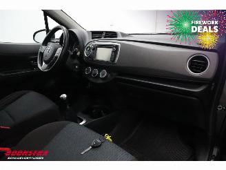 Toyota Yaris 1.0 VVT-i Aspiration Airco Camera Bluetooth 167.634 km! picture 13