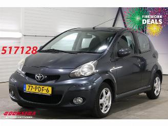 krockskadad bil auto Toyota Aygo 1.0-12V Comfort Navigator 5-DRS LMV 171.145 km! 2011/1