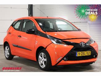 Toyota Aygo 1.0 VVT-i x-cite Airco Cruise Camera Bluetooth 93.010 km! picture 2
