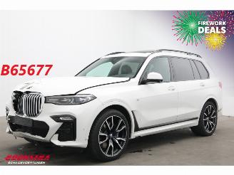 Unfallwagen BMW X7 xDrive30d M-Sport Pano HUD ACC Memory 360° AHK 2020/1