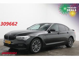 skadebil auto BMW 5-serie 530e iPerformance WASSER SportLine Schuifdak LED ACC SHZ PDC 2018/12