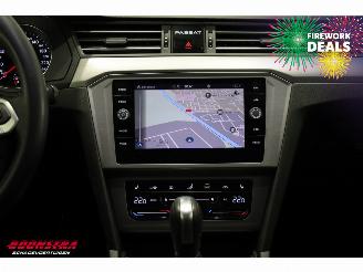 Volkswagen Passat Variant 2.0 TDI DSG Business Navi Clima Cruise Camera SHZ AHK 40.799 km! picture 16