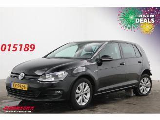 uszkodzony samochody osobowe Volkswagen Golf 1.0 TSI Comfortline Navi Clima Cruise Camera PDC AHK 74.205 km! 2017/1