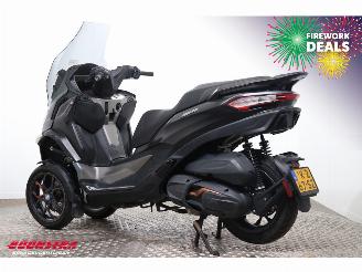 Piaggio  MP3 530 HPE Exclusive ABS Camera 4.804 km! picture 4