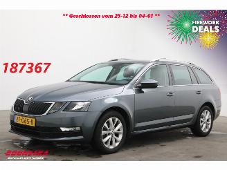 skadebil auto Skoda Octavia Combi 1.6 TDI Greentech Ambition Business Navi Clima Cruise SHZ PDC 2018/2