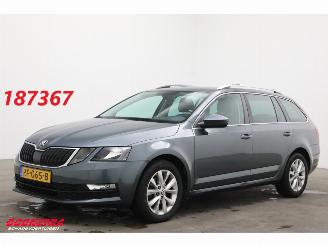 krockskadad bil auto Skoda Octavia Combi 1.6 TDI Greentech Ambition Business Navi Clima Cruise SHZ PDC 2018/2