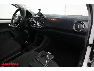 Volkswagen Up! 1.0 5-DRS Airco Bluetooth 44.922 km! picture 16